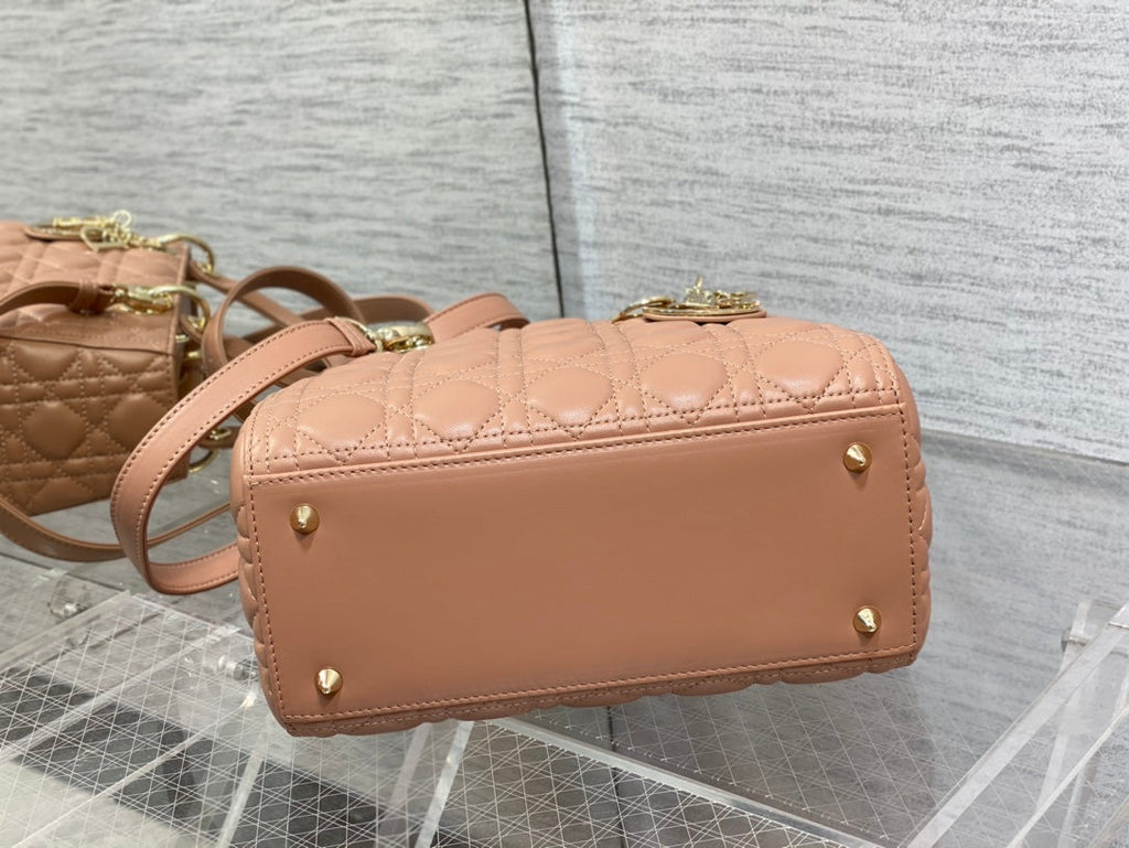 DIOR