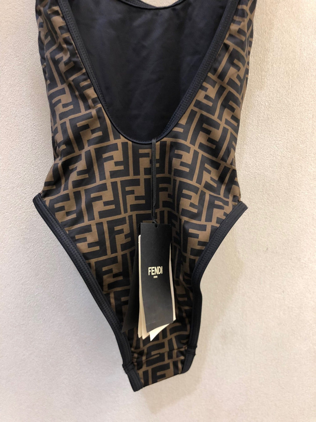 BODY FENDI